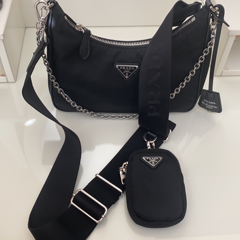 AUTHENTIC PRADA re-edition 2005 crossbody